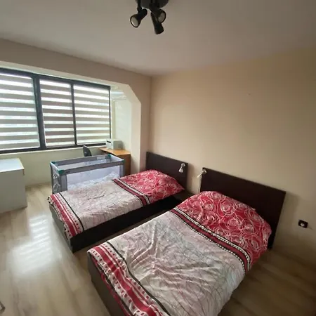 Cozy 2br With Old Town View And Free Street Parking Appartement