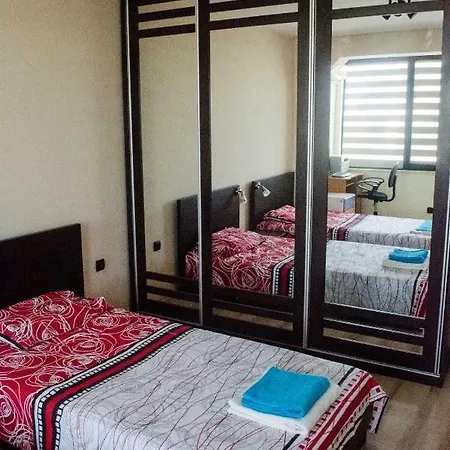 Cozy 2br With Old Town View And Free Street Parking Appartement *